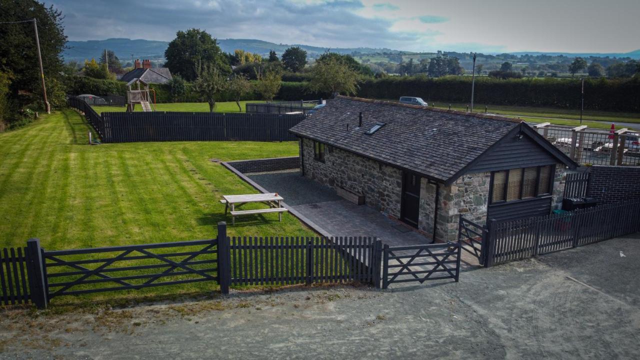 Smithy Cottage Berriew Exterior foto